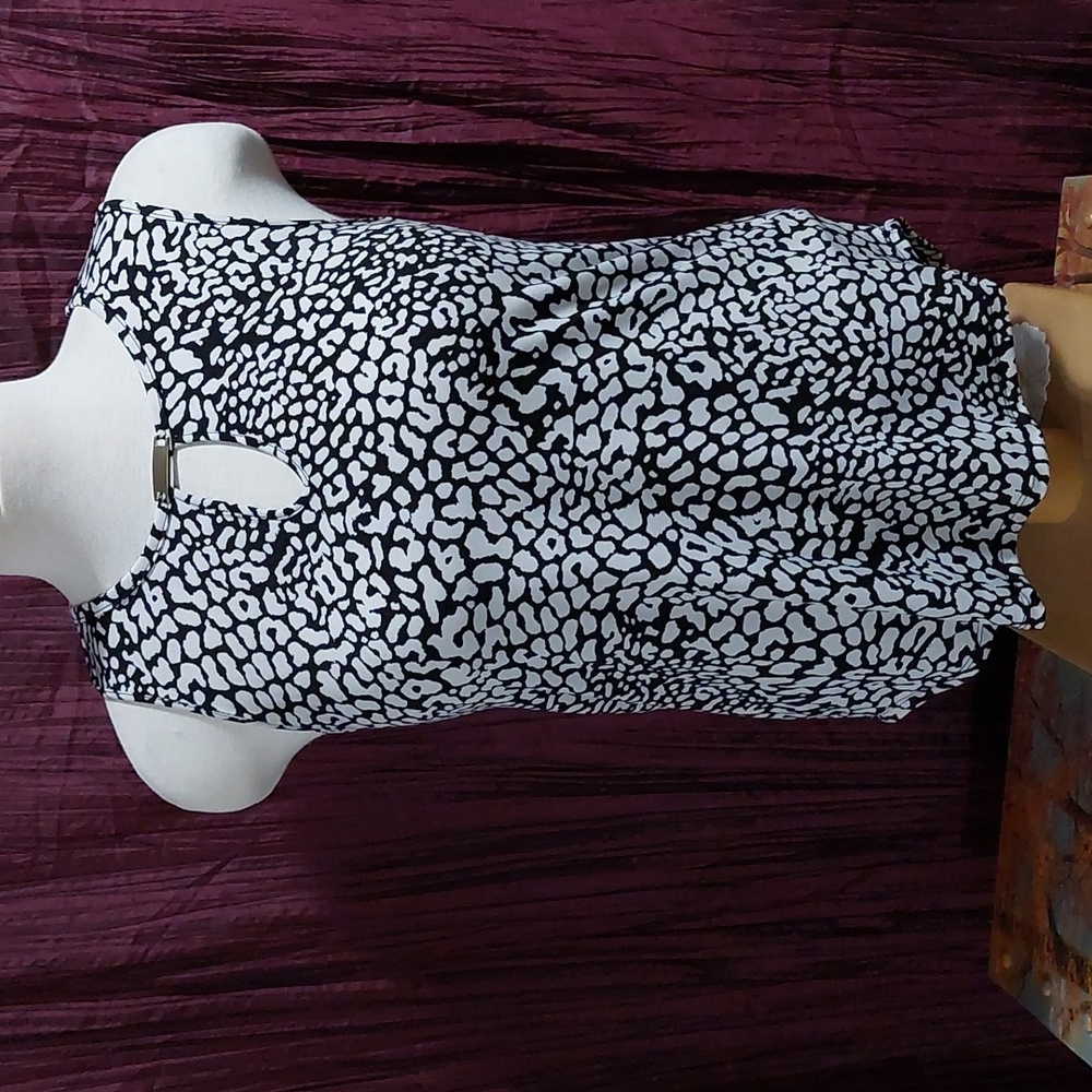 IMNYC Sleeveless Top Size Medium